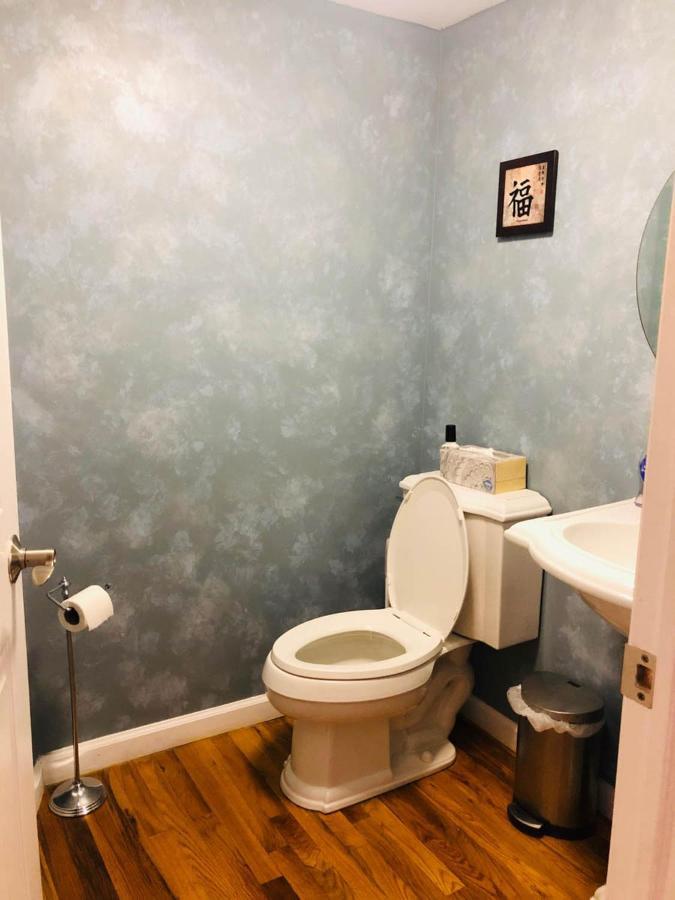Updated Amazing Bi -Level Condo Minutes From Water Views Of New York City North Bergen Esterno foto
